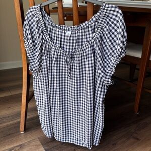Old Navy Short Sleeve Black/ White Gingham Blouse, Size XXL! Elastic sleeves!